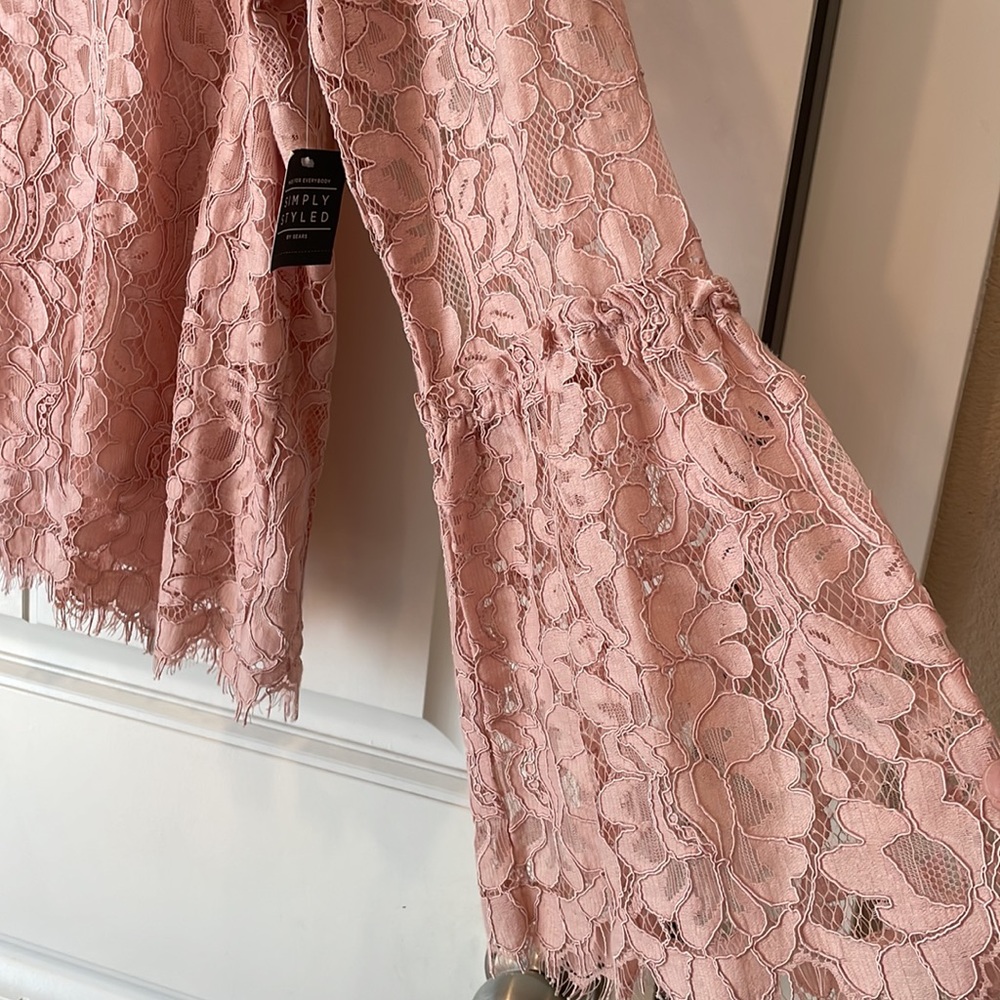 New gorgeous lace women’s blouse. Size XL - Picture 4 of 9